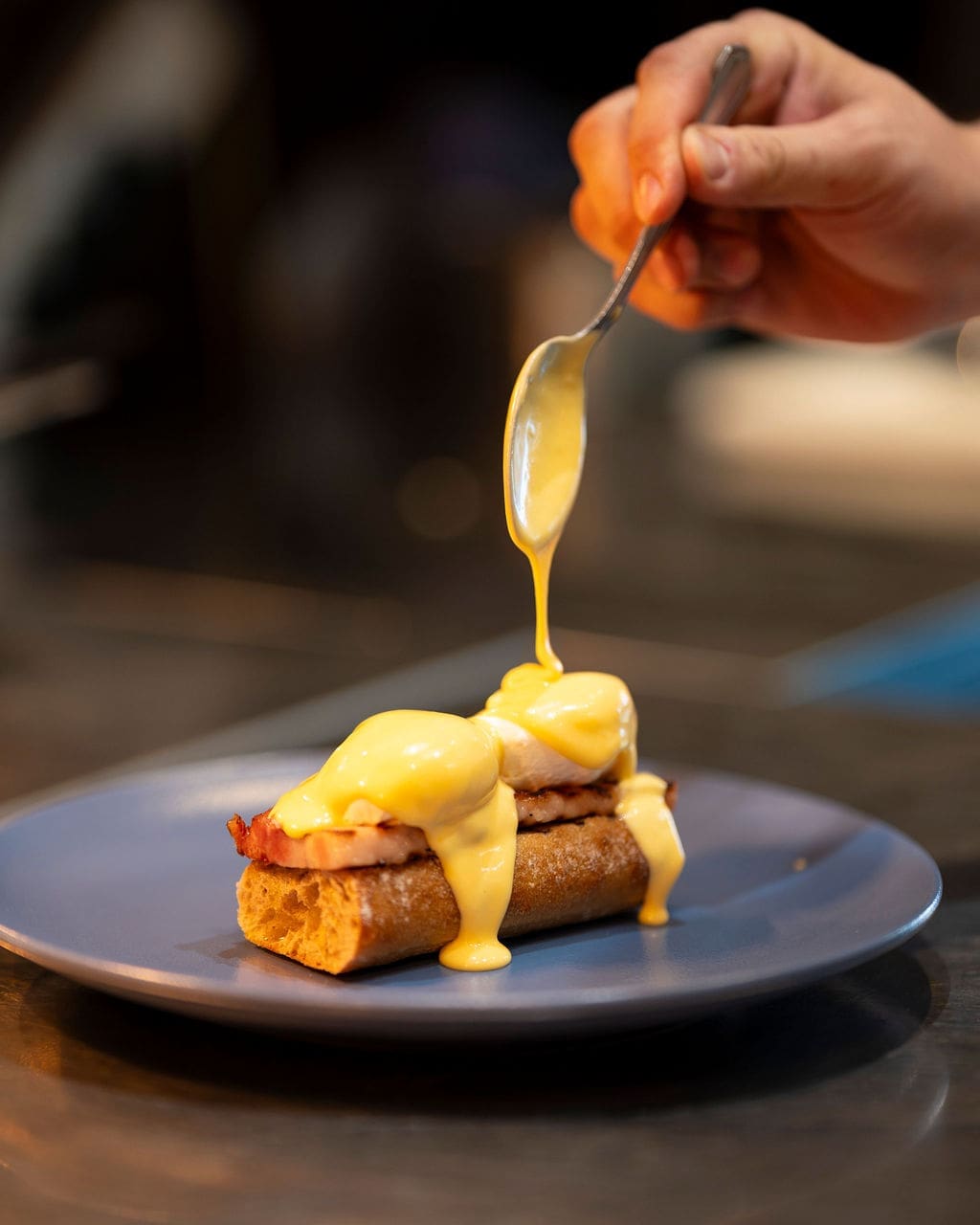 Egg Benedict prep